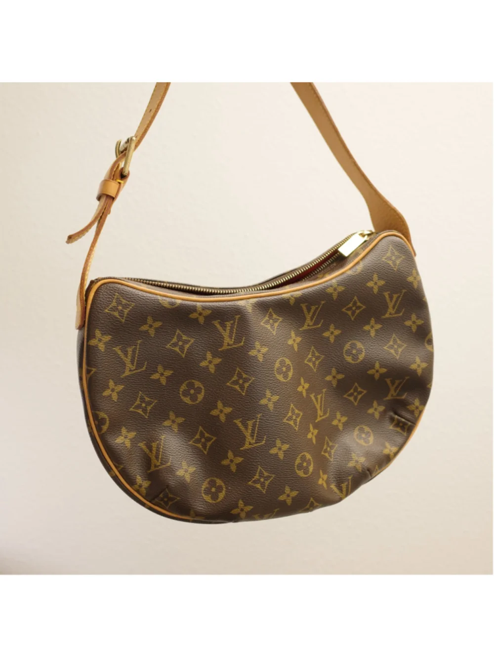 LOUIS VUITTON Monogram Croissant MM - Picture 2 of 15
